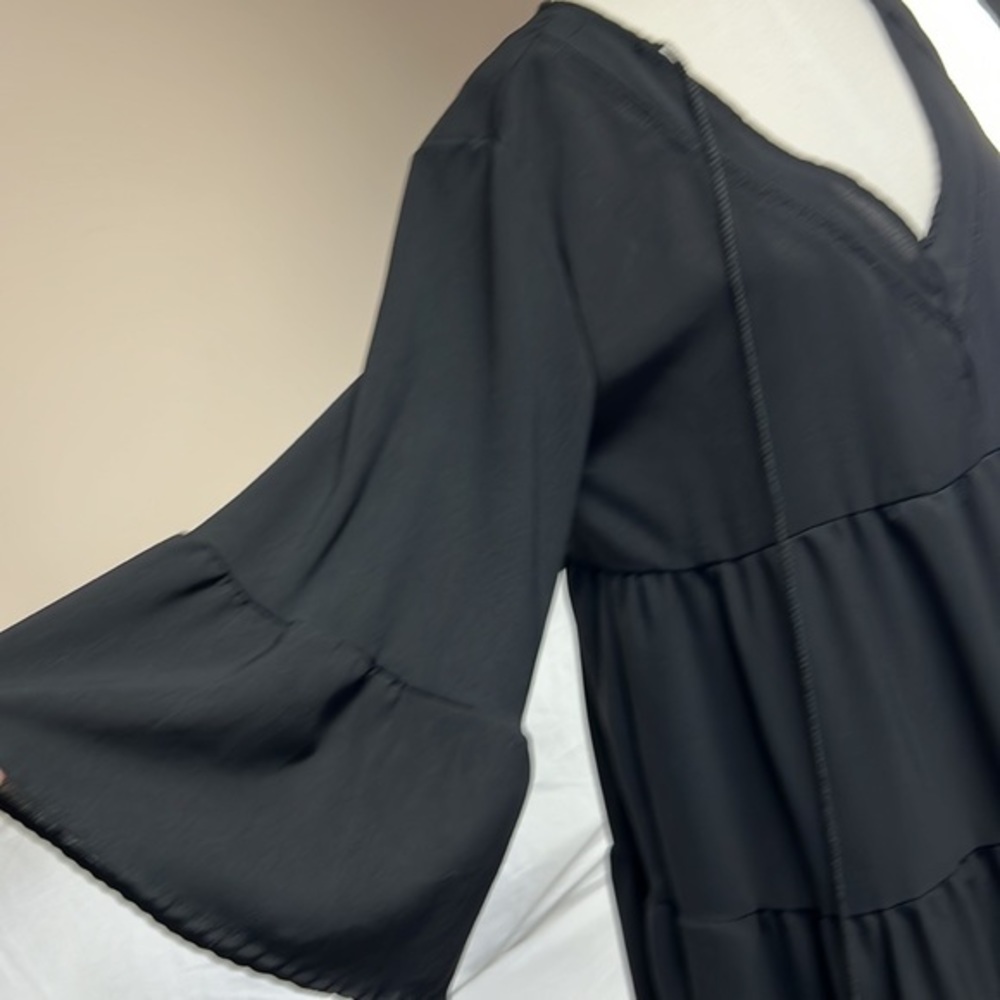 Woman’s dresses - Picture 3 of 12